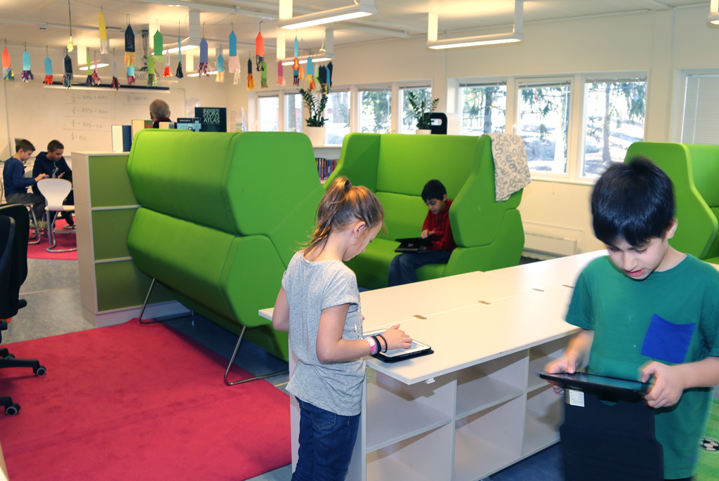 The result are spaces that support an alternative learning environment where learners can work at their own pace at any time.